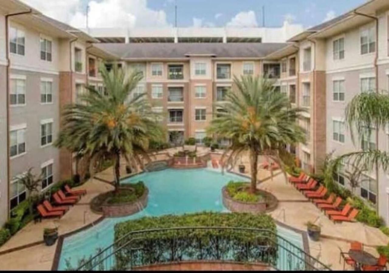 יוסטון Inviting 2Br - Gym, Pool, Biz Center & Free Parking! Walk 2 Nrg Stadium! Near Med Ctr, Galleria, & Rice Village מראה חיצוני תמונה