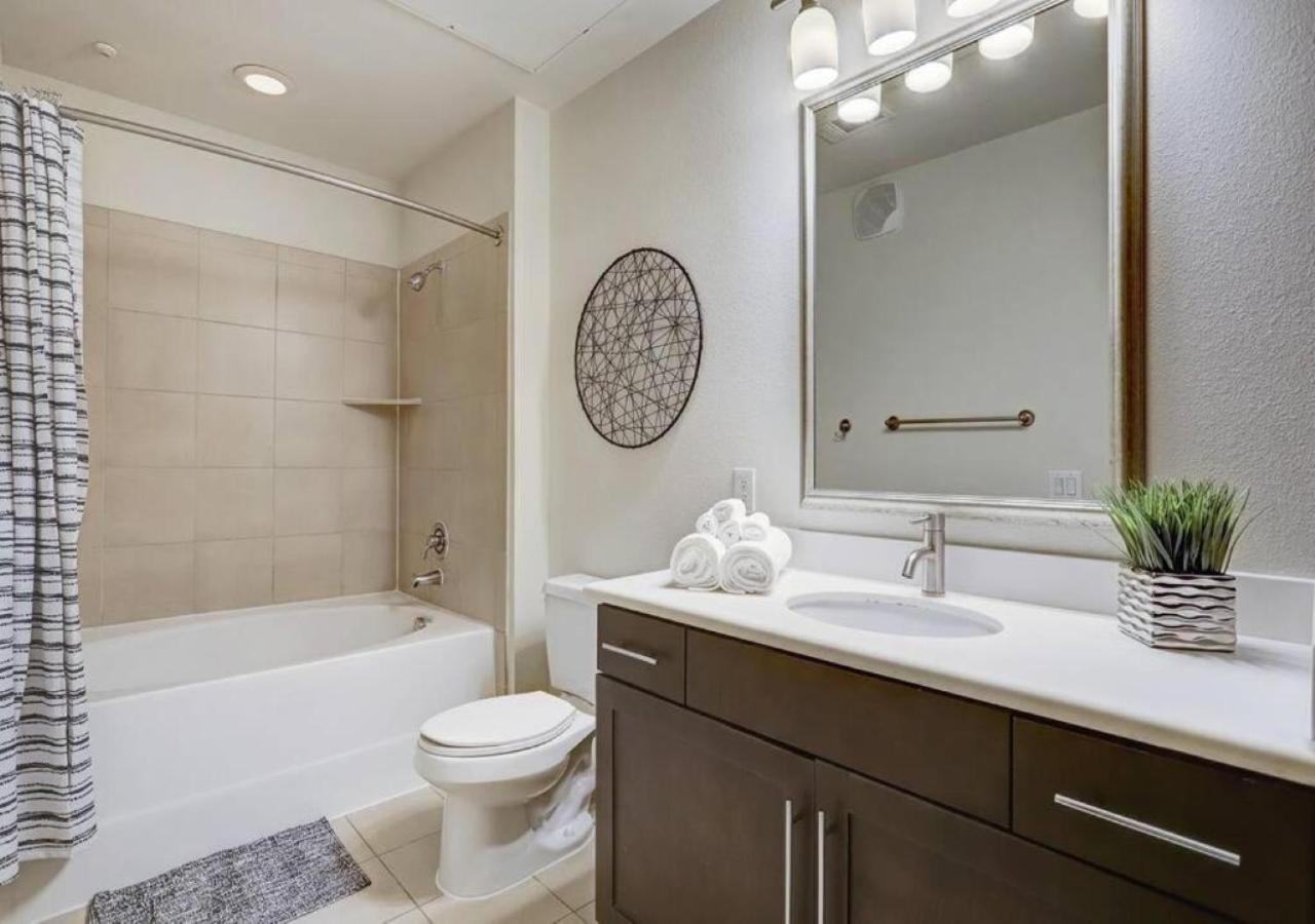 יוסטון Inviting 2Br - Gym, Pool, Biz Center & Free Parking! Walk 2 Nrg Stadium! Near Med Ctr, Galleria, & Rice Village מראה חיצוני תמונה