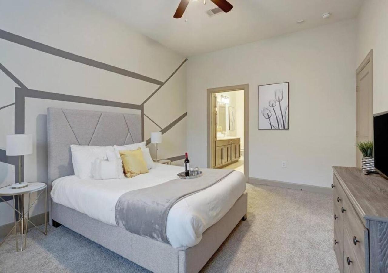 יוסטון Inviting 2Br - Gym, Pool, Biz Center & Free Parking! Walk 2 Nrg Stadium! Near Med Ctr, Galleria, & Rice Village מראה חיצוני תמונה