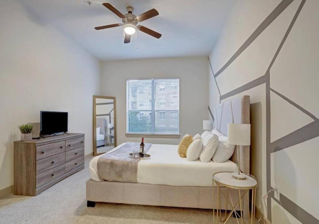 יוסטון Inviting 2Br - Gym, Pool, Biz Center & Free Parking! Walk 2 Nrg Stadium! Near Med Ctr, Galleria, & Rice Village מראה חיצוני תמונה